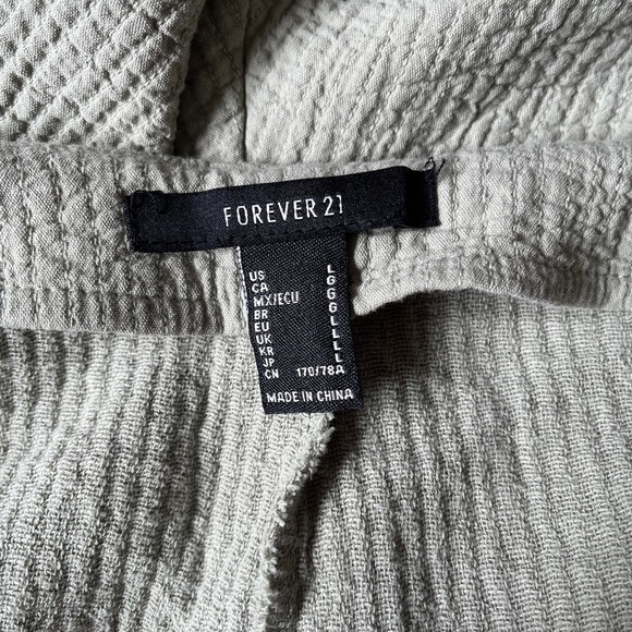 Forever 21 Pastel Green Blazer and Short Set - Picture 6 of 10